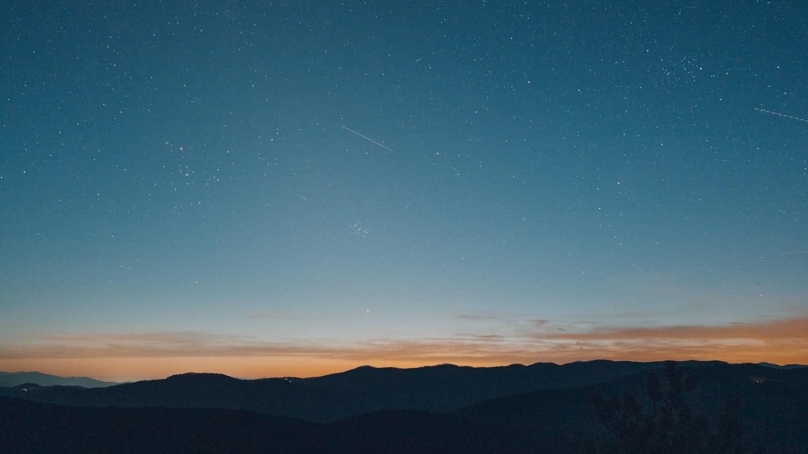 A path splitting in two directions at dawn